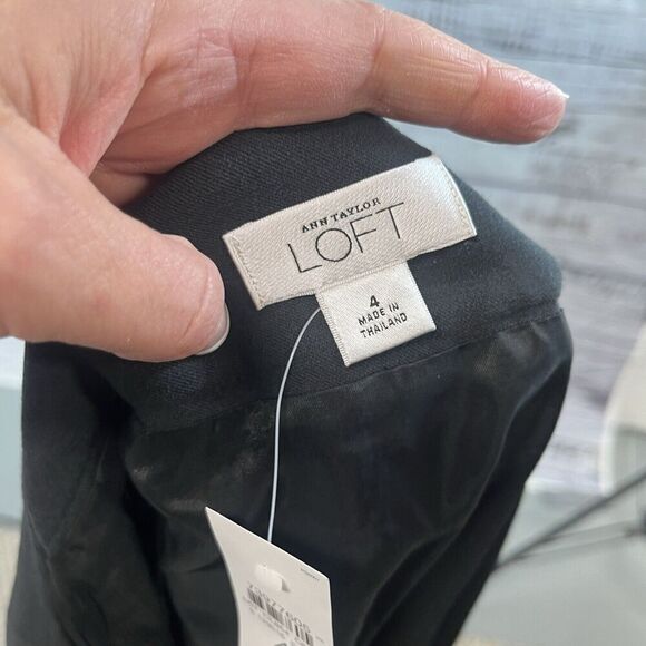 Ann Taylor Loft Skirt size 4 Classic Black Stretch Knee Pleated A Line Modest - Picture 8 of 8